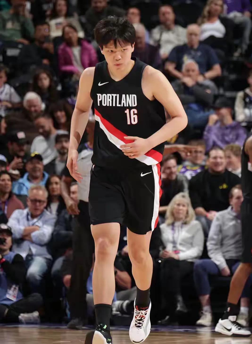 包含NBA总决赛今夜再迎强敌，那不勒斯主帅复盘，主帅态度——质疑声仍在，资深球员宣示担当的词条